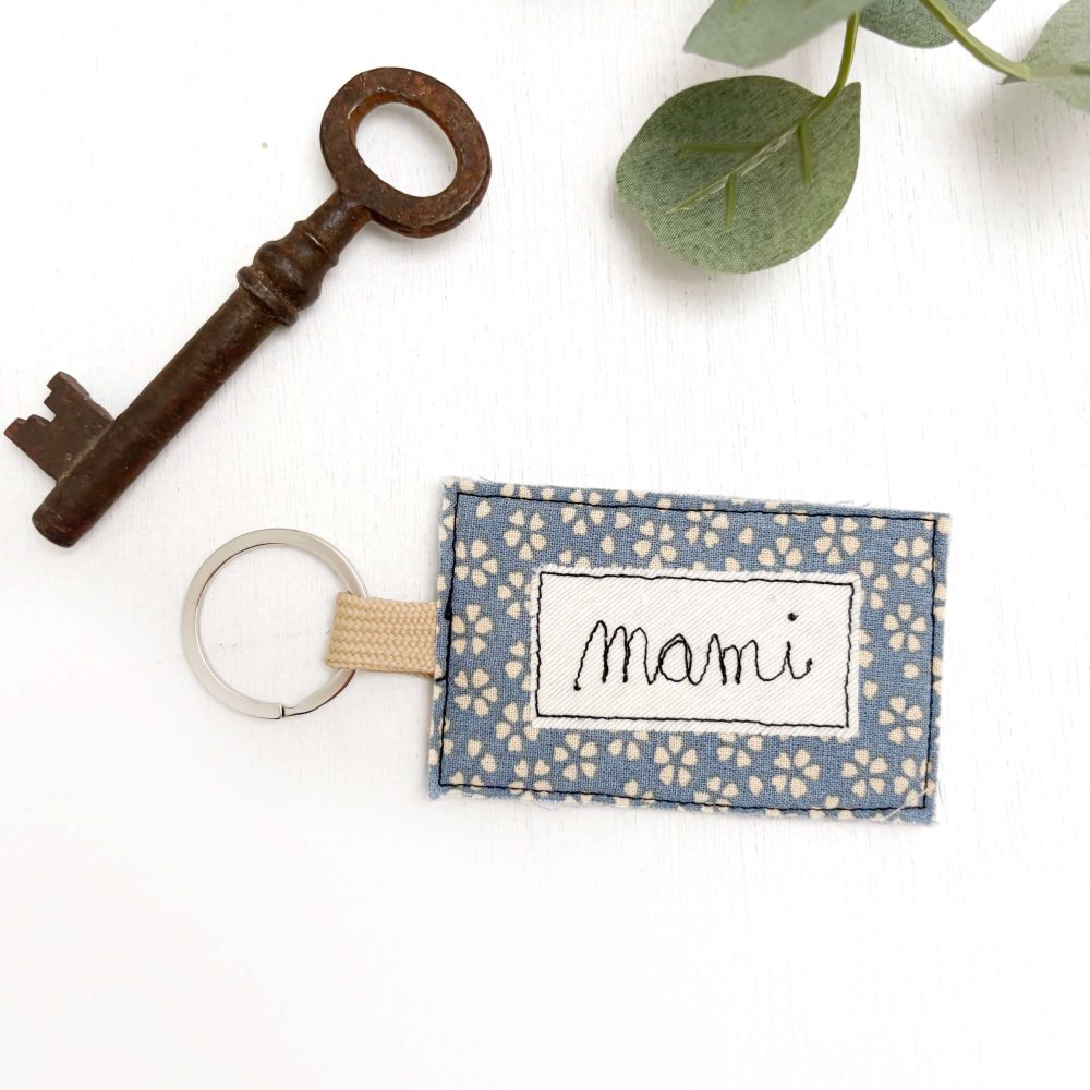 Obesek za ključe - svetlo modra