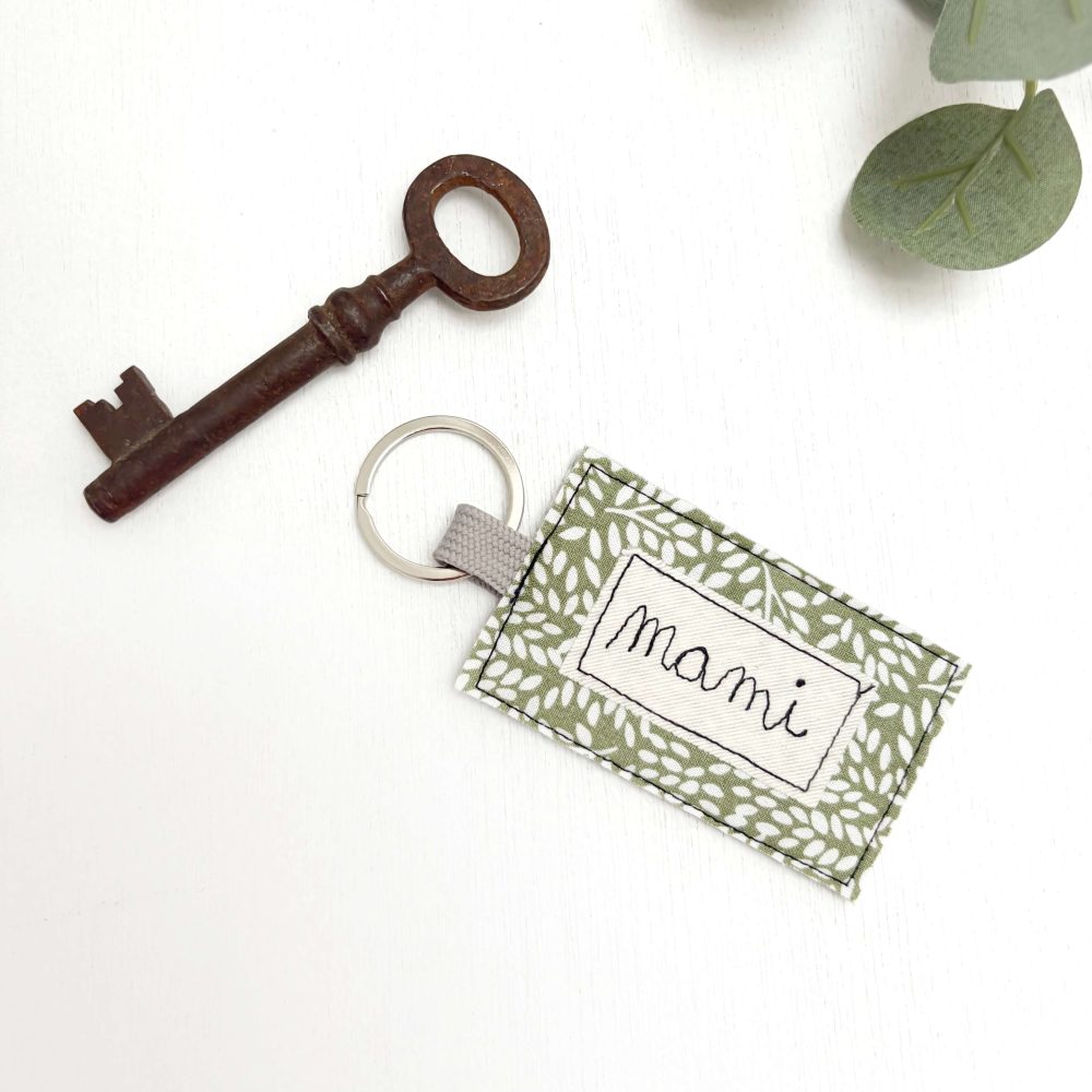 Obesek za ključe - listki zelena